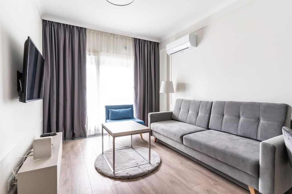 Apartment Chic & Luxury By Mennica Warsaw