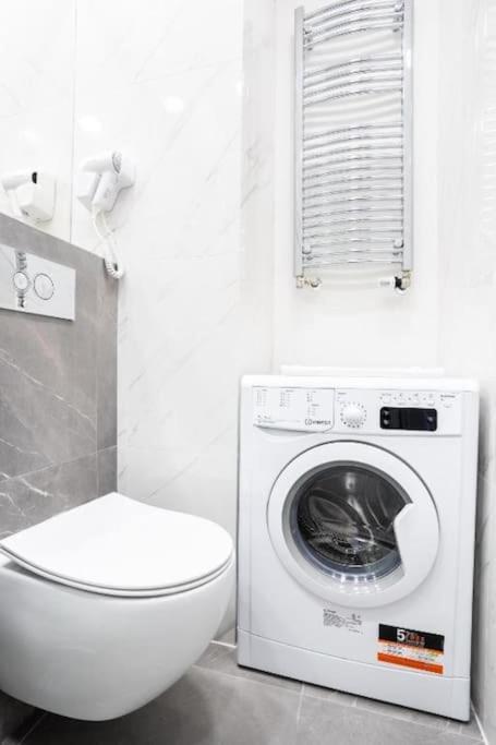 Apartment Chic & Luxury By Mennica Warsaw