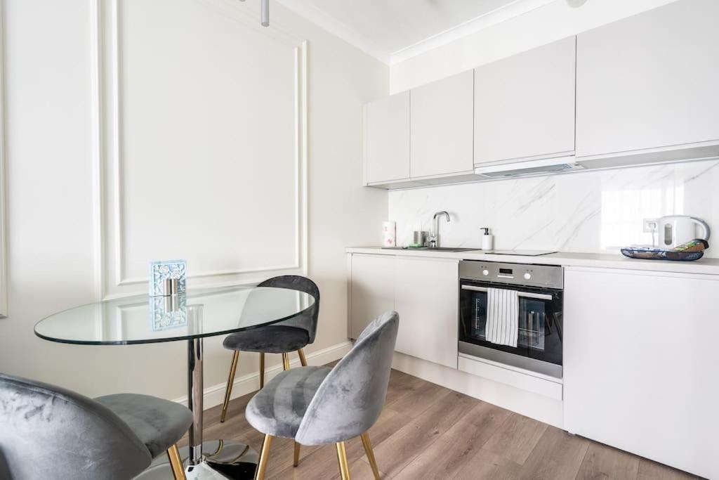 Chic & Luxury By Mennica Apartment Warsaw